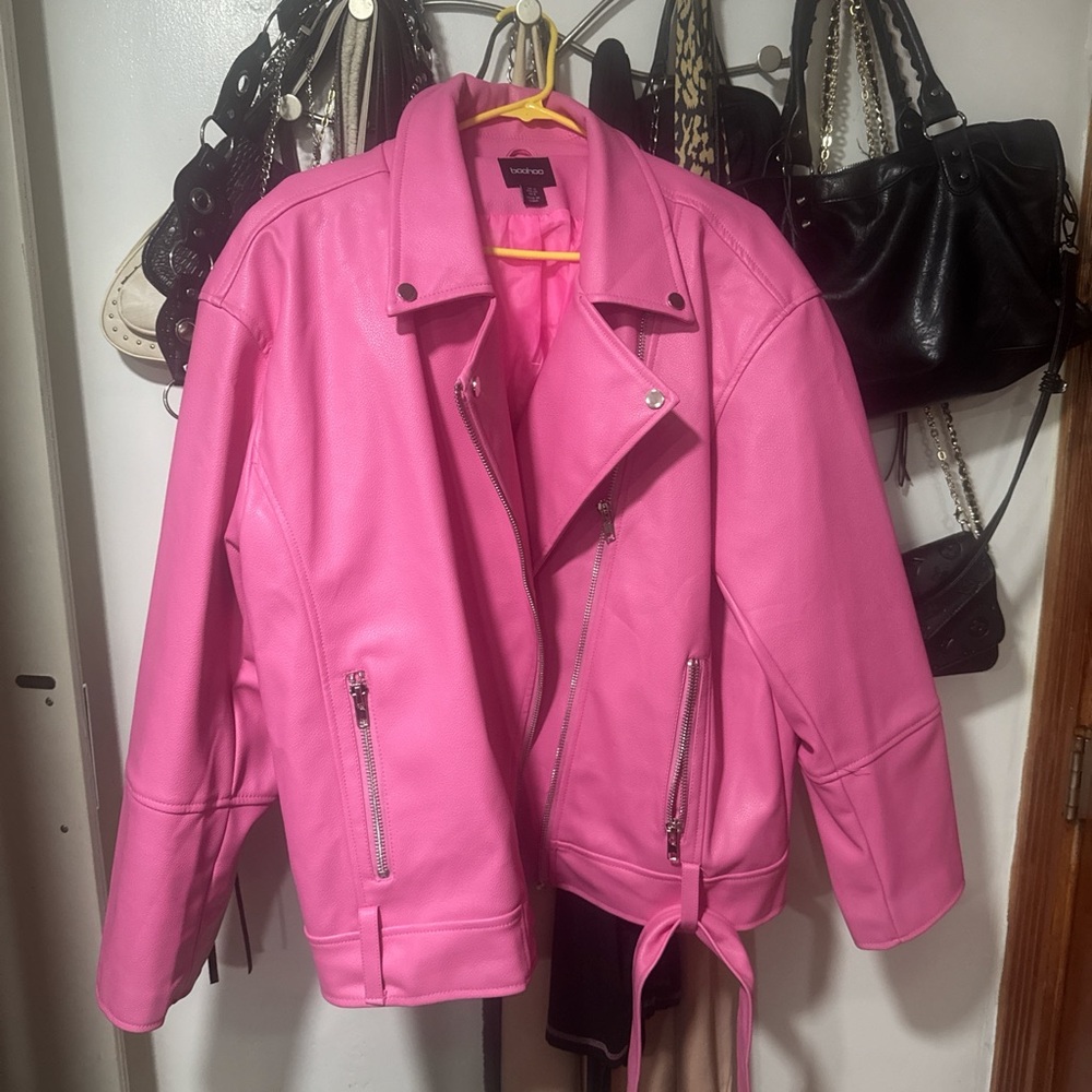 Boohoo jacket sz 8 fits like XL